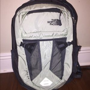 WOMENS NORTHFACE BACK PACK